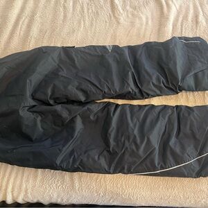 Columbia black Boys Snow pants (medium 10-12)